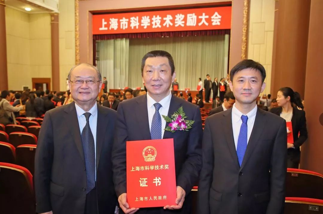 上海交大醫(yī)學(xué)院團(tuán)隊(duì)國(guó)際上首創(chuàng)生物3D打印活性骨修復(fù)骨缺損